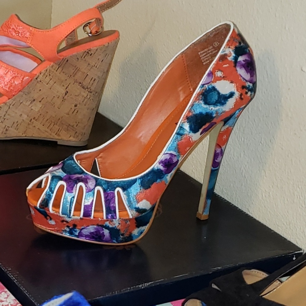 High heels - Picture 2 of 4